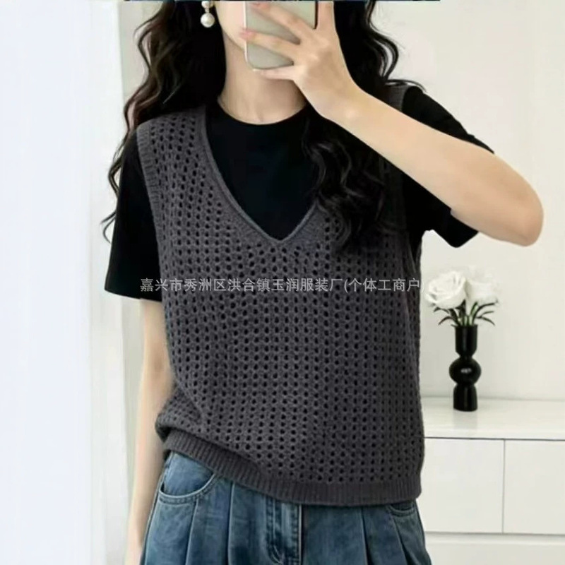 Hollow-Out Knit Vest for Women, Versatile Loose Round-Neck Layered Sleeveless Top, Sun-Protective Cardigan Hollow-Out Knit Vest for Women, Versatile Loose Round-Neck Layered Sleeveless Top, Sun-Protective Cardigan