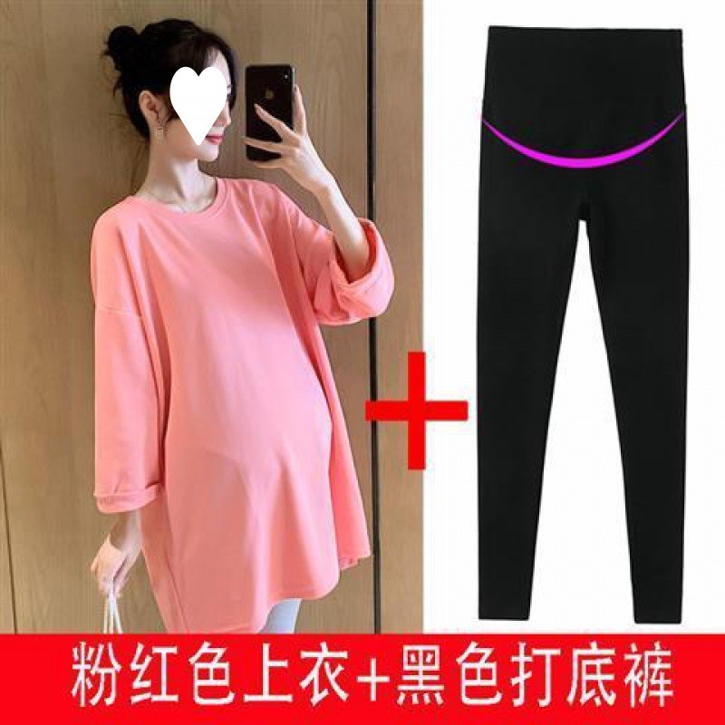 妊婦の秋服セットのファッションモデルがゆったりしています。|undefined