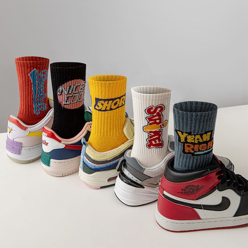 Trendy socks sports socks neutral socks for men and women in the tube socks spring and autumn new Korean letter trend socks wholesale