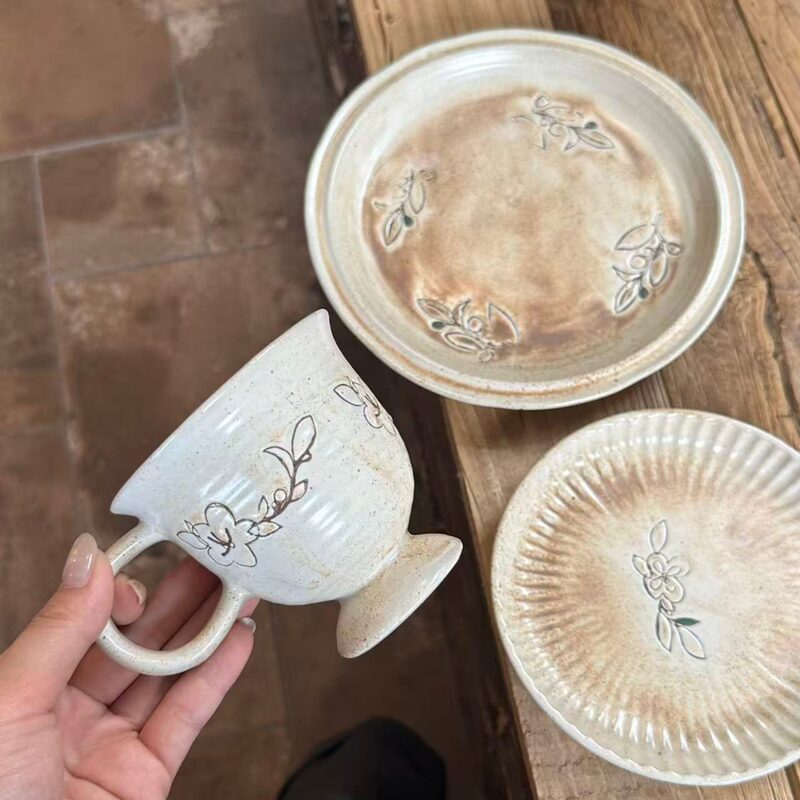 Retro Ceramic Tableware Set with Hand-Painted Floral Patterns, Bowls, Plates, and Cups for Home Use, Pastoral Style Tableware with Unique Design Retro Ceramic Tableware Set with Hand-Painted Floral Patterns, Bowls, Plates, and Cups for Home Use, Pastoral Style Tableware with Unique Design
