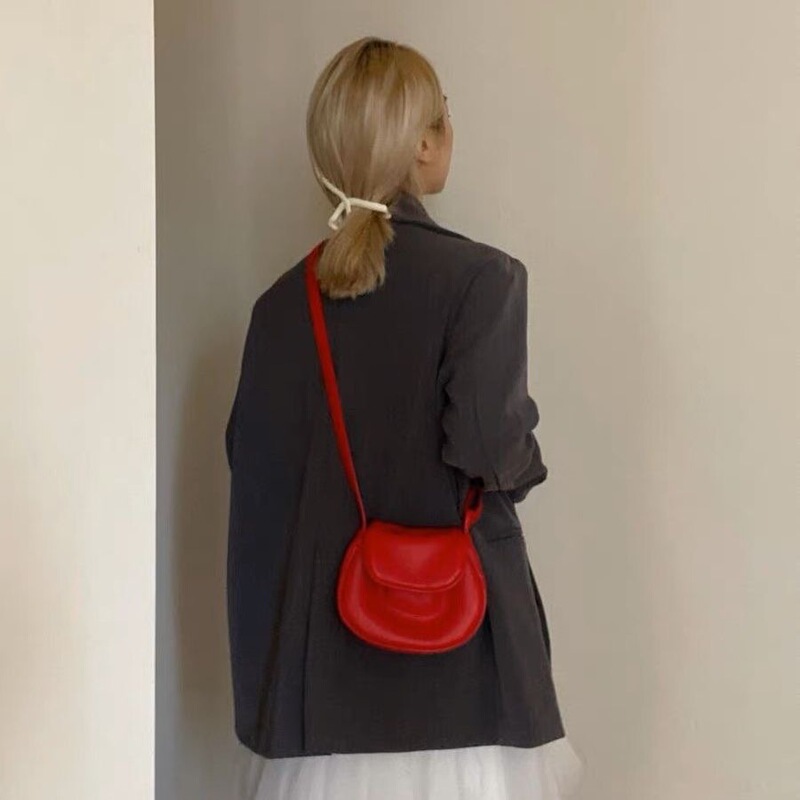 2023 niche designer crossbody small bag Red Wedding bag lychee pattern casual all-match shoulder bag pleated phone bag