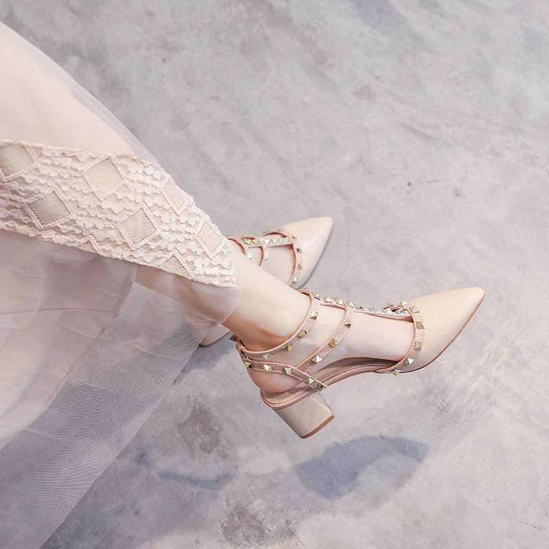 Fairy-Style Hollow-Out Sandals, French Style, 2026 New Spring and Autumn Pointed Toe Mid-Heel Chunky High Heels, Closed-Toe with Studs for Petite Individuals Fairy-Style Hollow-Out Sandals, French Style, 2026 New Spring and Autumn Pointed Toe Mid-Heel Chunky High Heels, Closed-Toe with Studs for Petite Individuals