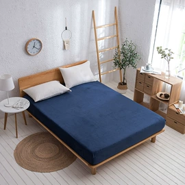 隔尿用品;床罩床笠;围嘴围兜