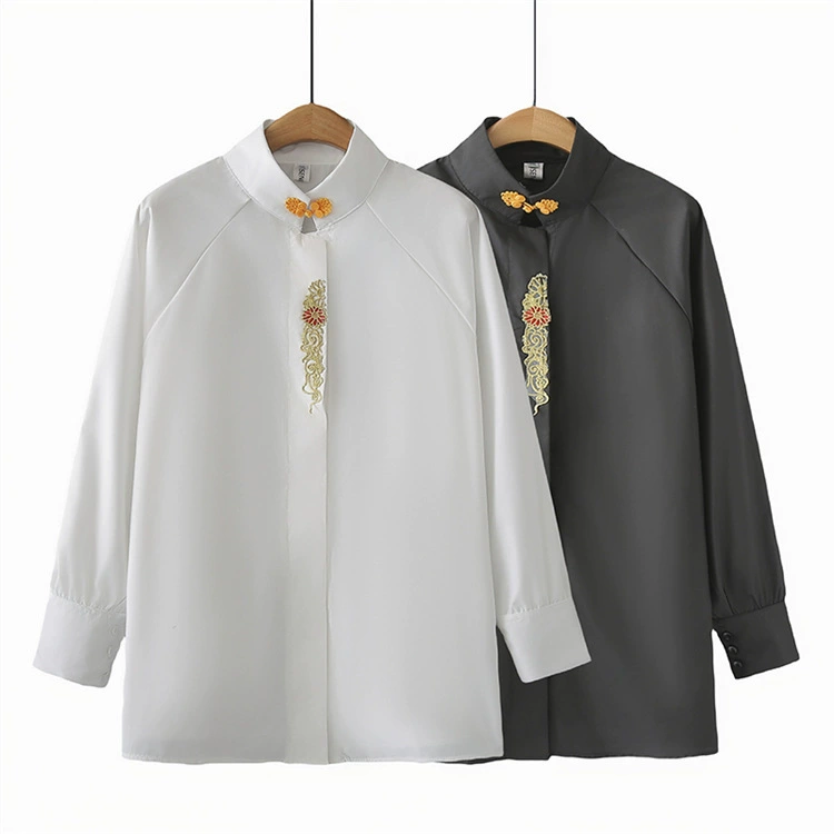 Рубашка больших размеров с длинными рукавами 2024 Весна новая пухлая девушка элегантная стройнящая рубашка в национальном стиле с воротником-стойкой и вышивкой рукавом реглан с пряжкой