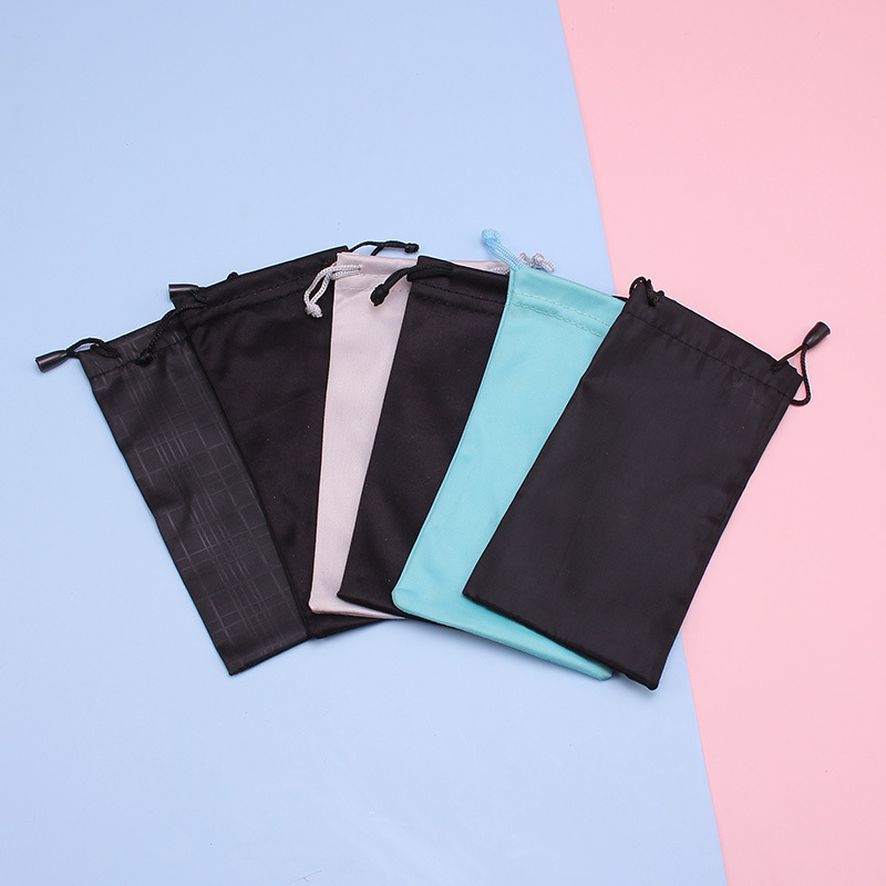 In stock wholesale microfiber portable glasses bag shrink soft solid color needle one glasses bag customizable logo
