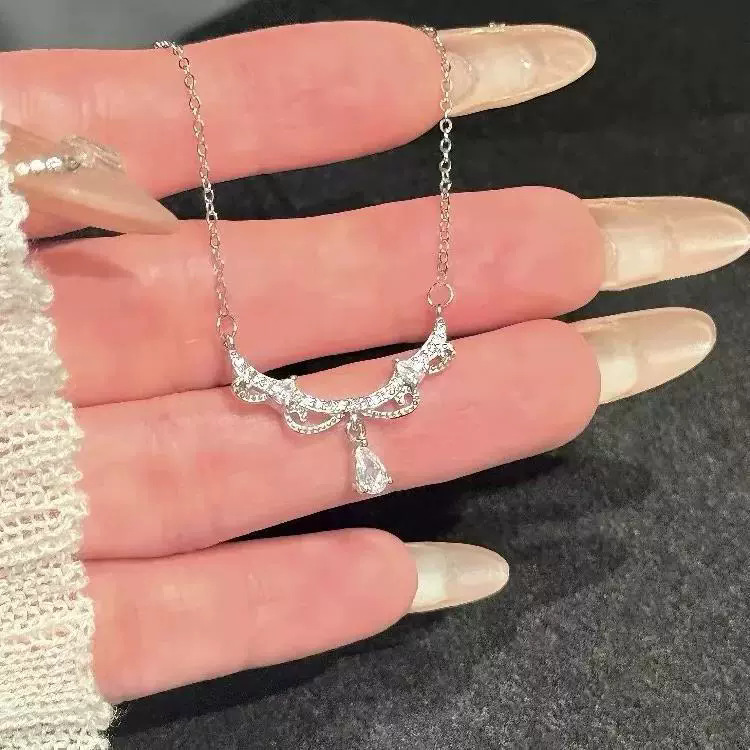 Necklace drop-shaped, silver 2260 sample