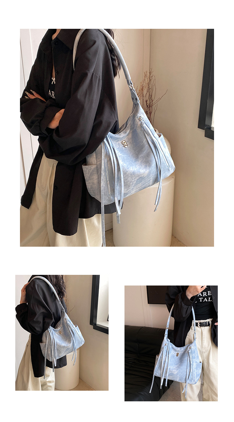 Large capacity wandering shoulder bag, new spicy girl high-end versatile double pocket strip casual crossbody armpit bag_voghion.com
