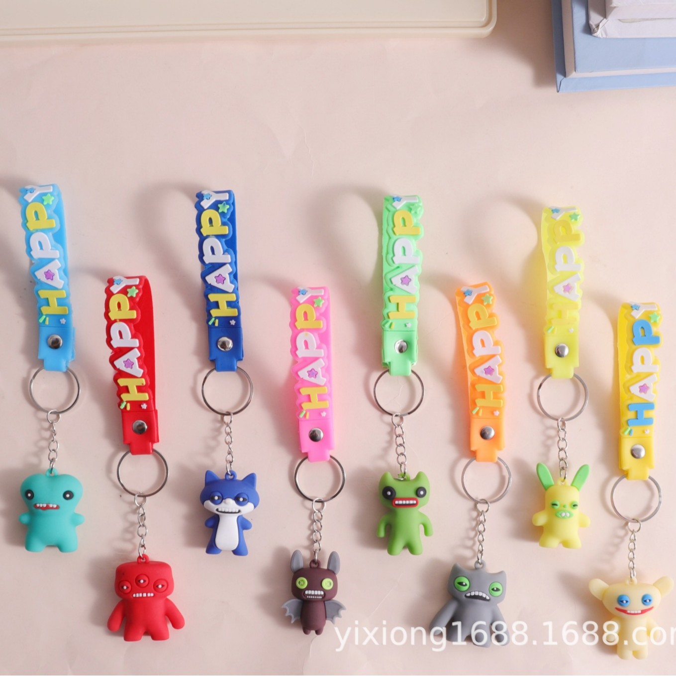 Transfronterizos gigantescos monstruos de dientes bobby llavero creativo juguetes de dibujos animados muñecas regalo accesorios llavero al por mayor