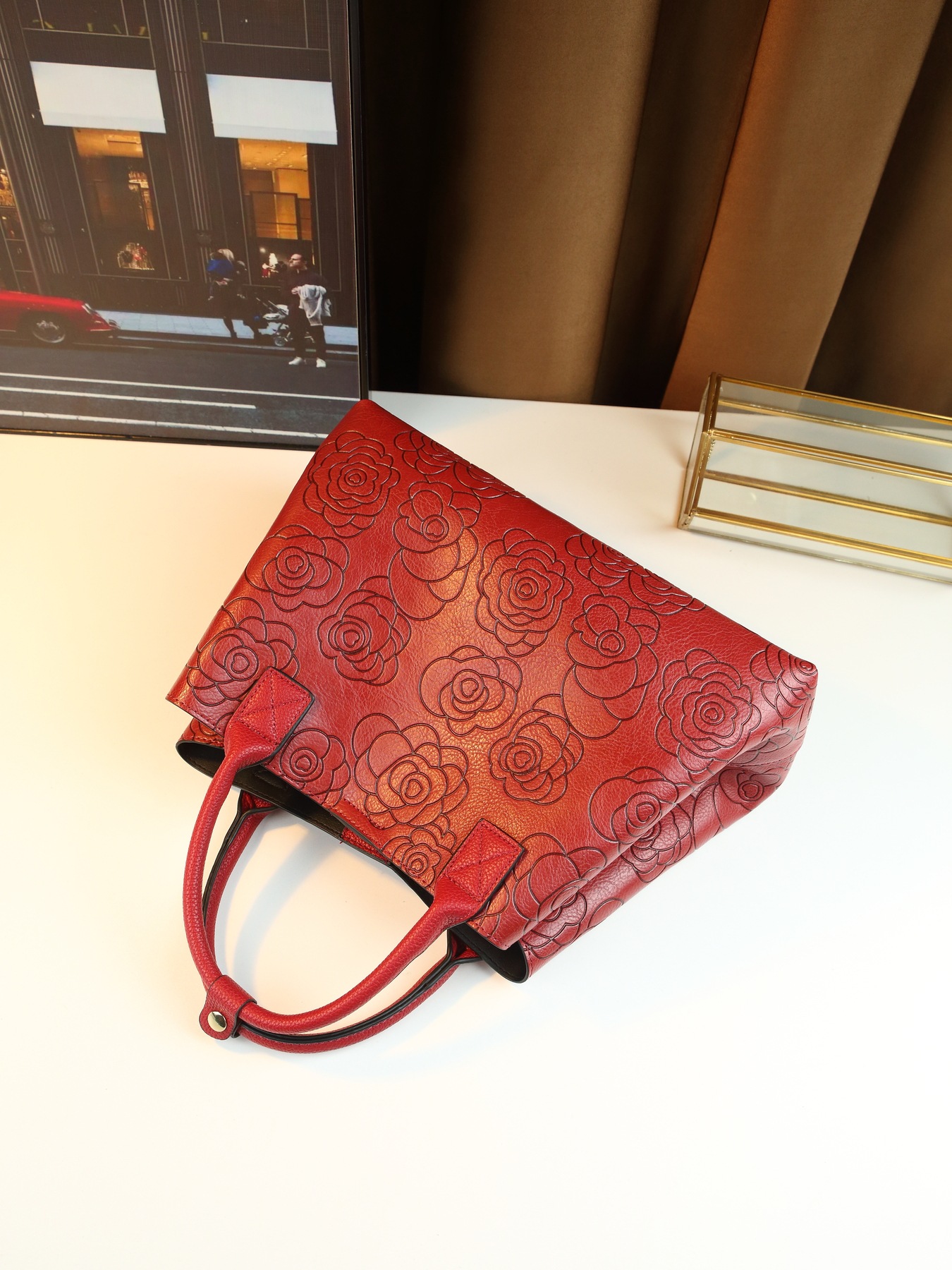 Borsa a secchiello a tracolla con stampa floreale elegante_voghion.com