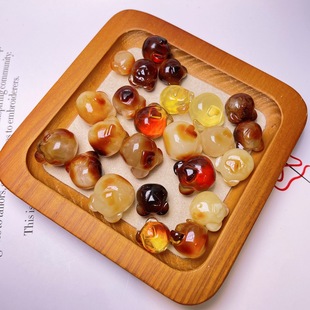 Beeswax Bear Head DIY Natural Bear Bracelet Pendant Accessory for Men and Women, Natural White Beeswax Bracelet Necklace