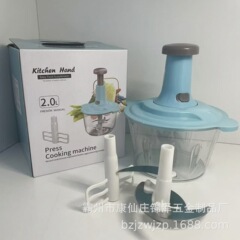 ✅肉ひきをたたいて、押しながら野菜を絞る器を使います。