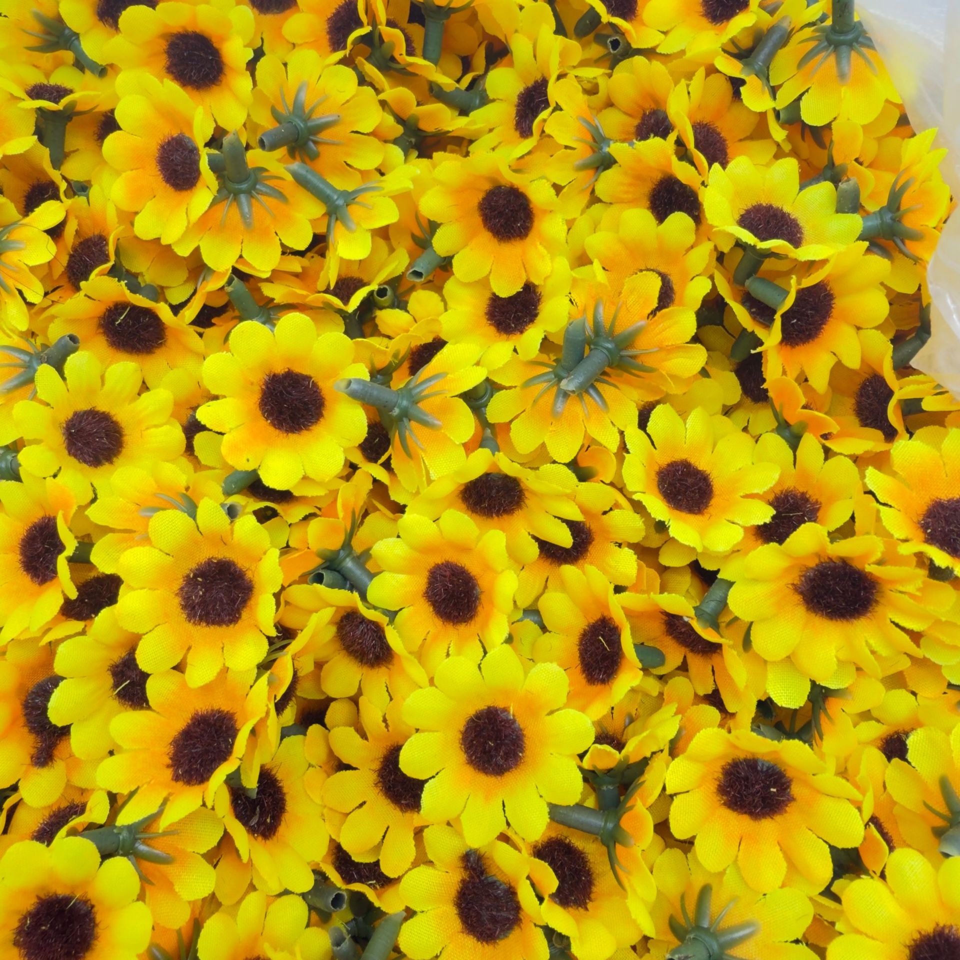 2.5cm DIY Artificial Sunflower Flower Heads Handmade Sunflower Silk Flowers Chrysanthemum Sunflower Artificial Flowers Wholesale