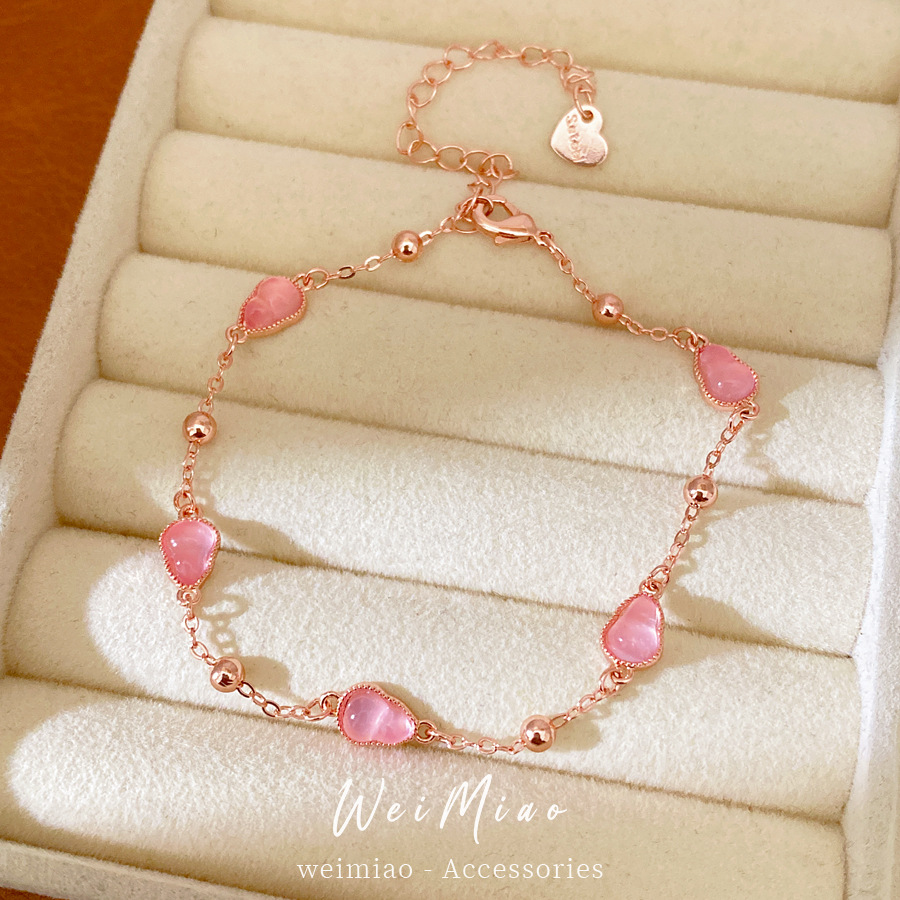 Pulseras de resina rosa de calabaza ligera de lujo nicho pulseras de alto nivel de sensación dulce viento pequeño temperamento fresco joyería de mano versátil