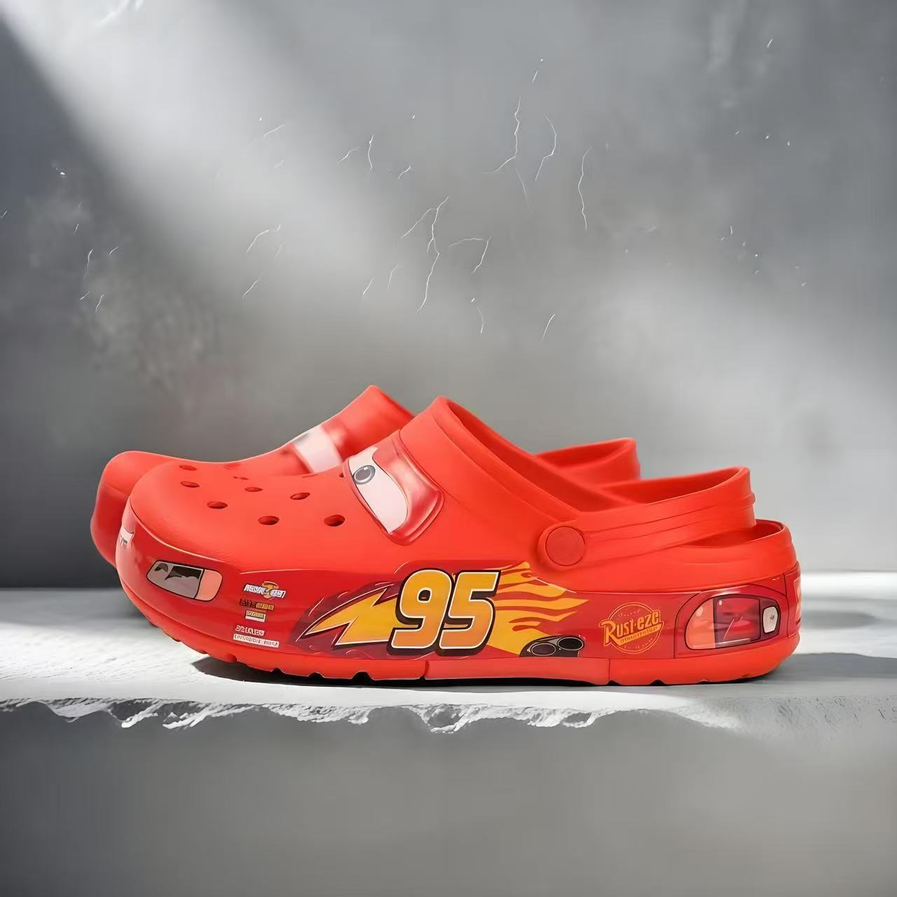 2025 nuevos zapatos de agujero rojo 95 McQueen zapatos de automóvil a granel, caja completa, zapatos de playa al por mayor sin envío gratuito
