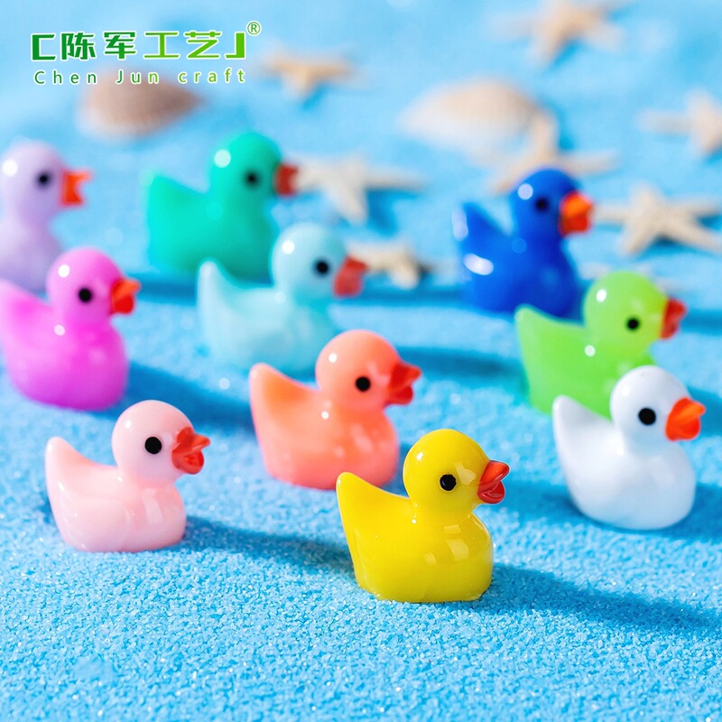 Little Yellow Duck Doll Pendant, Moss Micro-Landscape Miniature Ornament, Creative Decoration Accessory, Resin Crafts