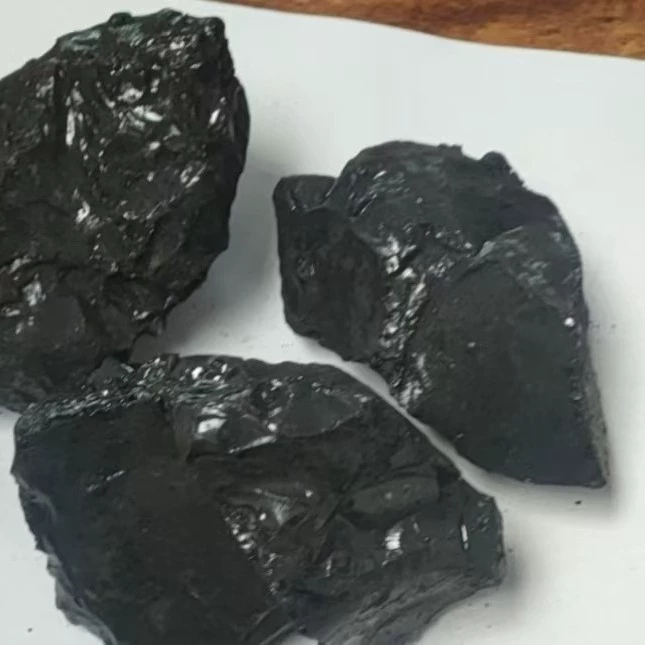 Асфальт средней температуры используется в качестве гидроизоляционных материалов, асфальтовой краски, огнеупорных материалов, магниевоуглеродных кирпичей, горячепрессованного шлакобетона.