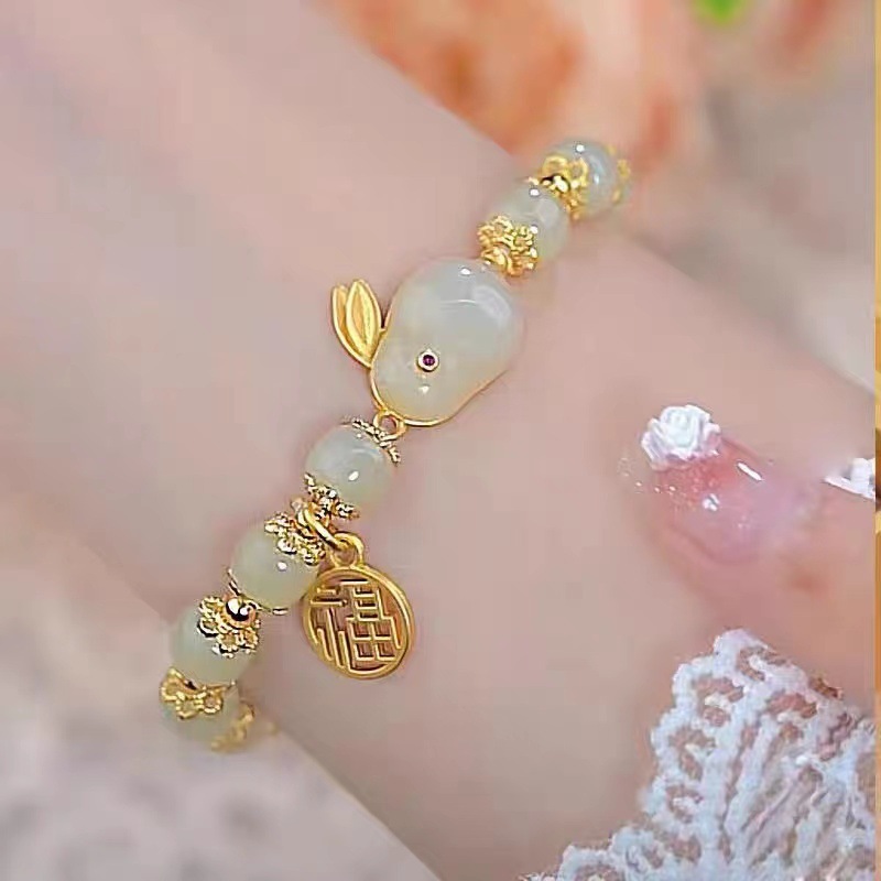 复制_现货玉兔手链福牌情侣手绳中式古风手环节日.jpg