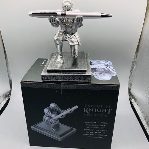Soldier Executor Pen Holder Ornament Knight Pen Holder Armor Hero Kneeling Pen Holder Bronze Statue Pen Holder Stationery