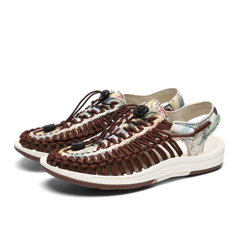 Woven sandals men's summer fashion Korean style bag head hole beach shoes casual personality Roman Vietnamese couple women's shoes Woven sandals men's summer fashion Korean style bag head hole beach shoes casual personality Roman Vietnamese couple women's shoes