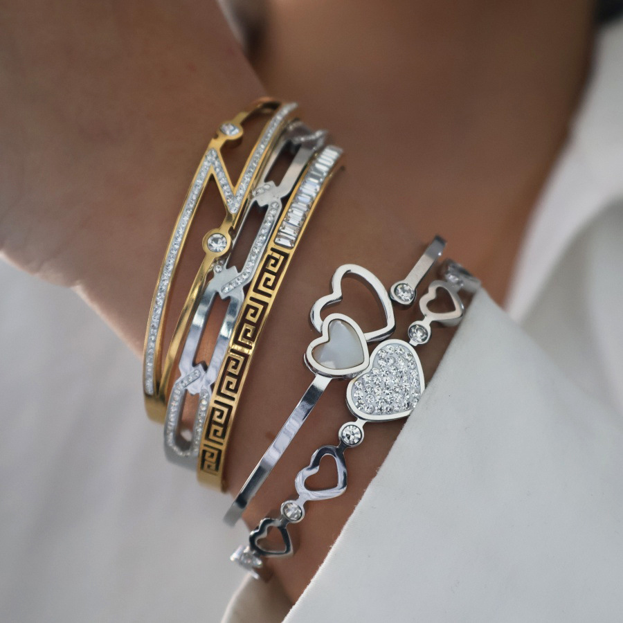 Forme De Cœur Rétro Style Classique Plaqué Or 18K Acier Inoxydable 304 Diamant Artificiel Bracelet En Masse display picture 5