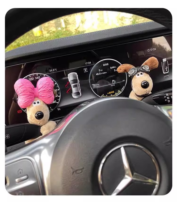 Car Dashboard Decoration Doll, Internet Celebrity Car Interior Wiper Mirror Cute Pilot Dog Car Ornament