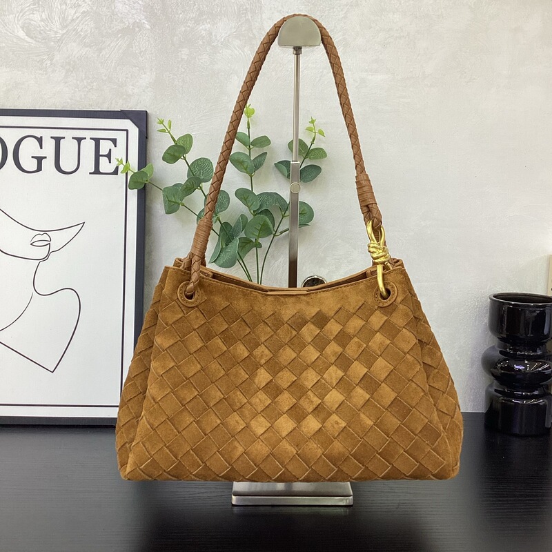 In-Stock Bv Matte Leather Woven Parachute Bag New Model Shu Qi Same Style Basket Bag Large Capacity Cowhide Bucket Bag for Women