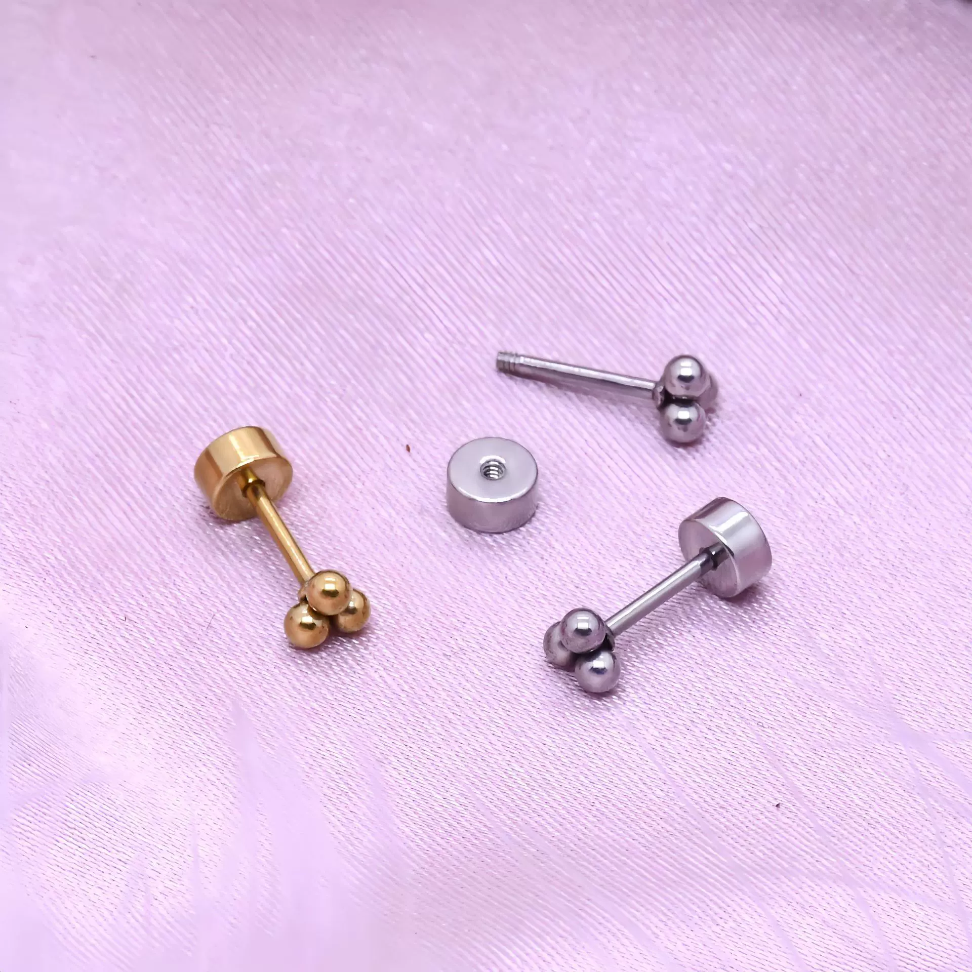 厂家直销跨境专供不锈钢穿刺圆形小巧时尚耳骨钉螺丝迷你饰品现货