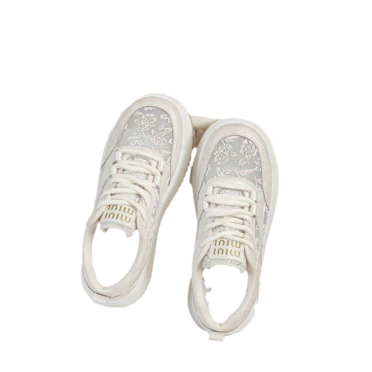 Nuevos zapatos blancos de malla hueca chinos para mujeres 2024 otoño nuevos zapatos de encaje transpirables casuales de suela suave