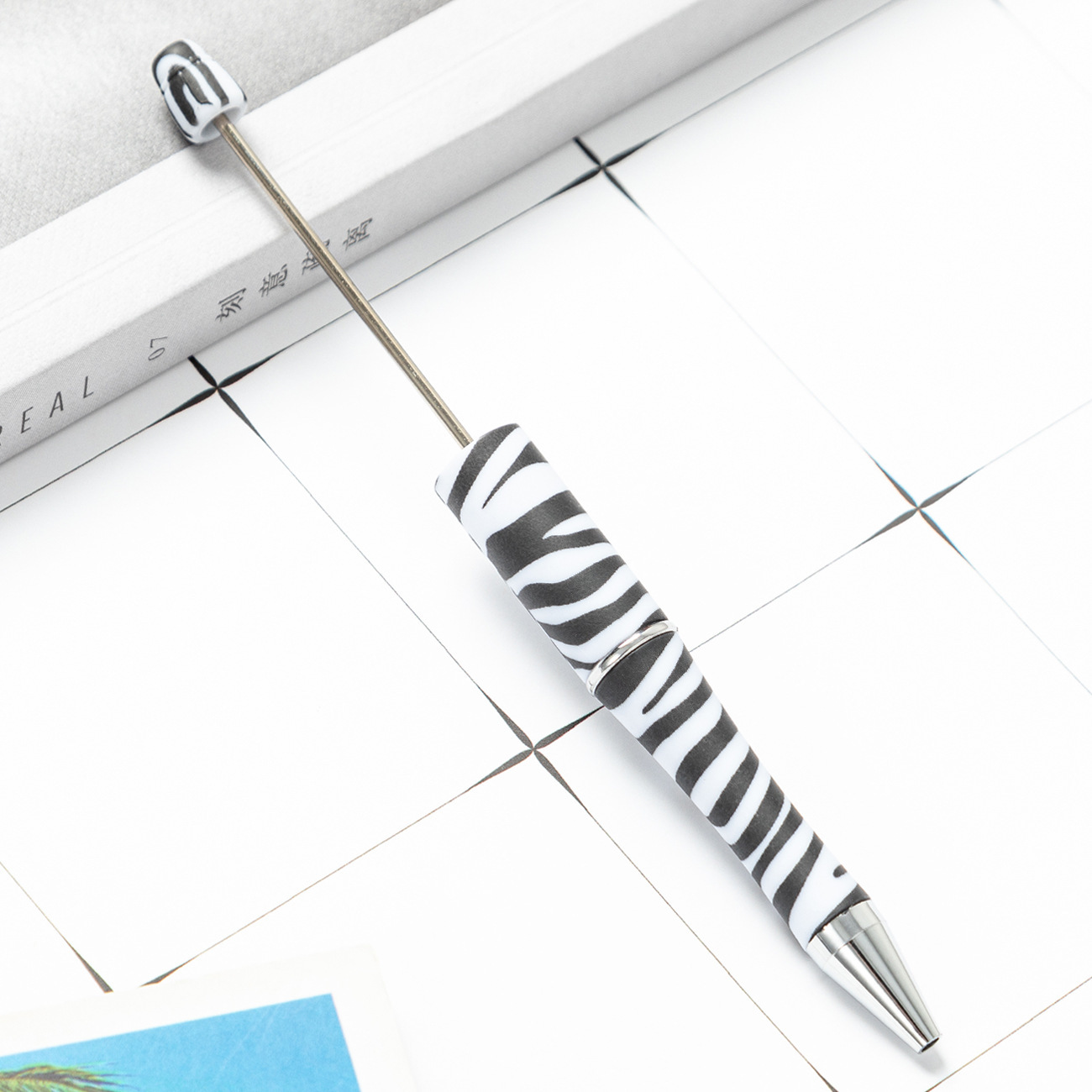 Diy plástico creativo mano de leopardo flor de cuentas al por mayor de alto valor de impresión plástico cuentas