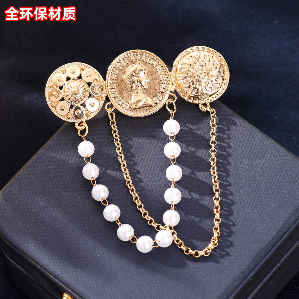 Fashionable retro design brooch pearl with tassels lapel pin