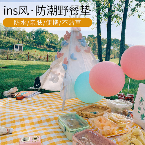 Washable picnic mat with thick waterproof pad, camping mat, picnic cloth, beach mat, outdoor mat for outdoor use.