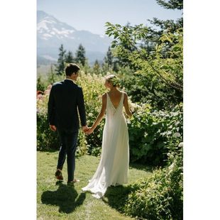 Bridal Veil Mesh Cloak with Wedding Dress Shawl Photo Studio Photography Wedding Dress White Beige