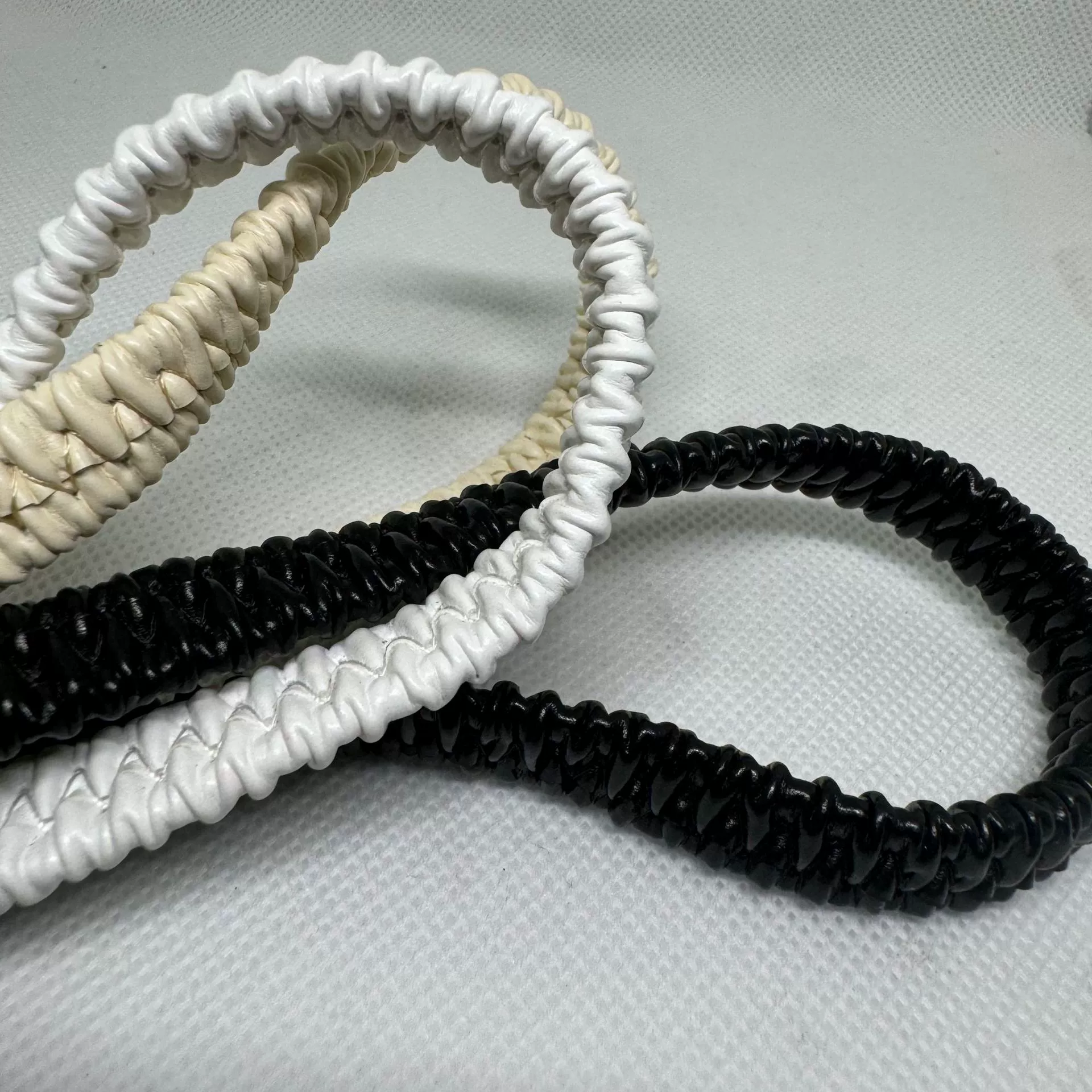 Фабрика прямых продаж эластичная кожаная ткань обувь на каблуке эластичные ремни большая эластичная и удобная задняя сумка елочки