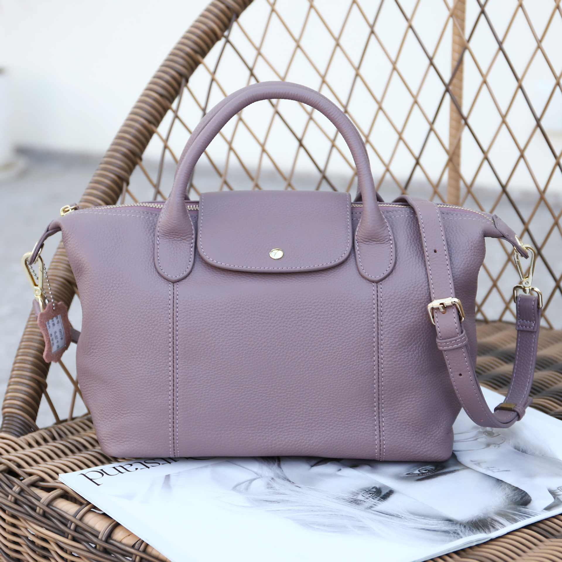 Nueva primera capa de piel de vaca de cuero de las mujeres de gran capacidad textura portátil simple todo-Partido de fábrica al por mayor bolsa de Boston