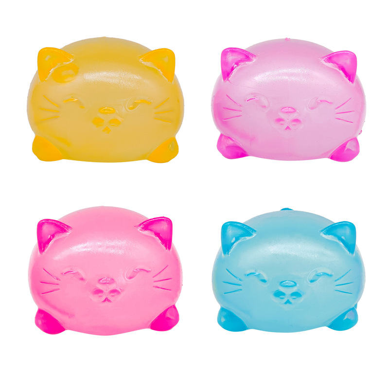 マルトースの猫はボールを解凍します。|undefined