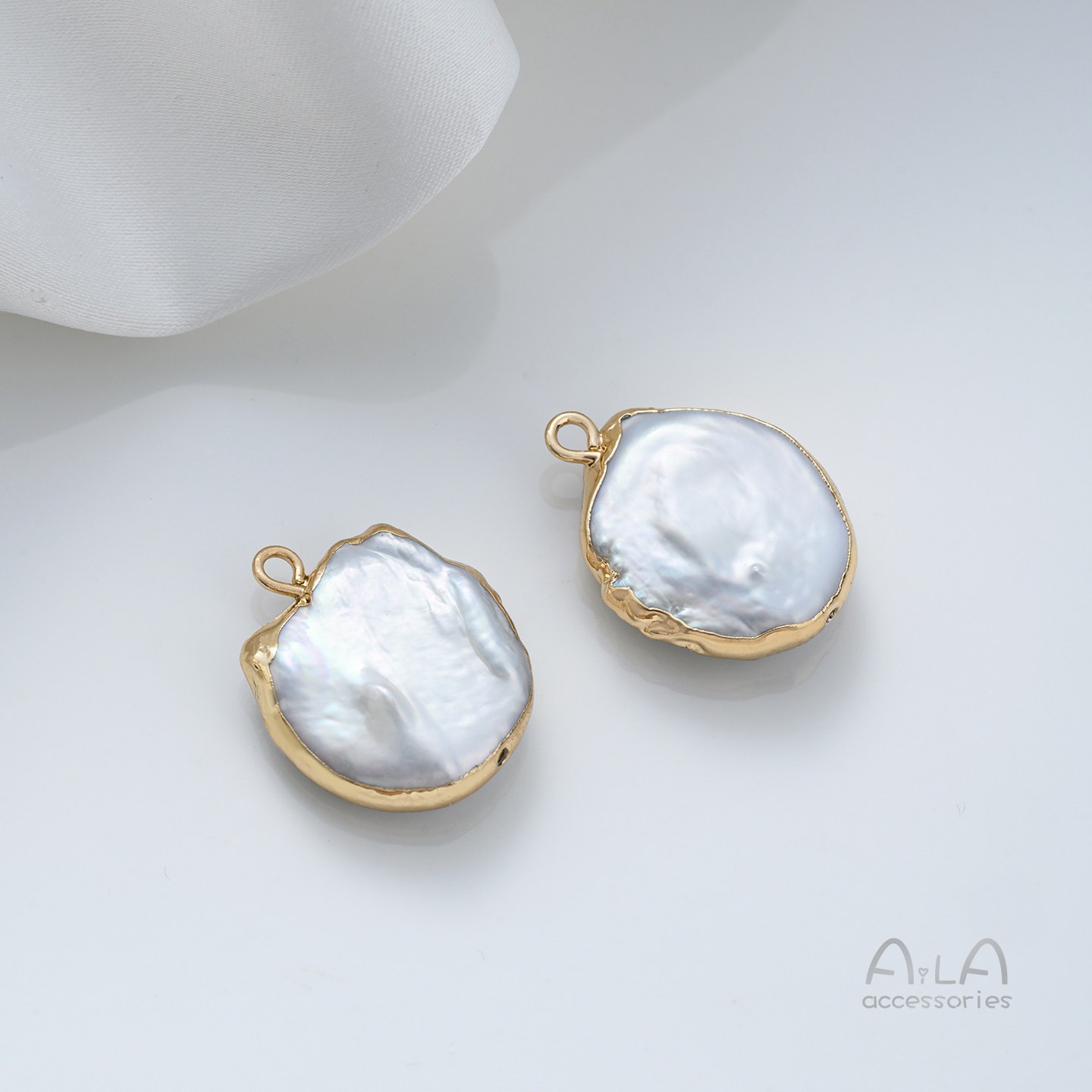 天然バロック異形真珠双穴ペンダントシングル吊り飾り米珠平円形手作りdiy縁取り部品