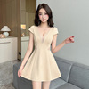 Low cut deep V-waisted large hem A-line skirt short sleeved dress
