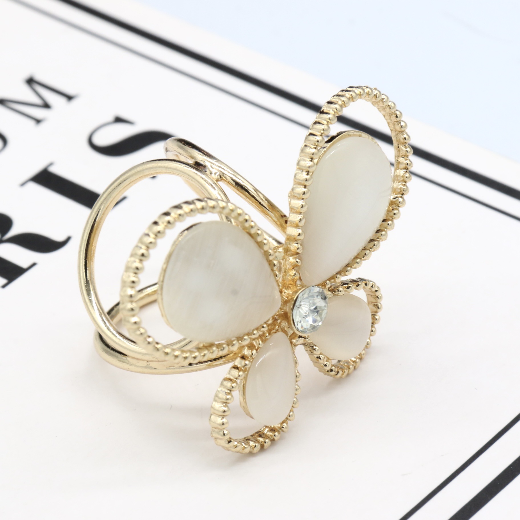 蝴蝶镶钻丝巾扣