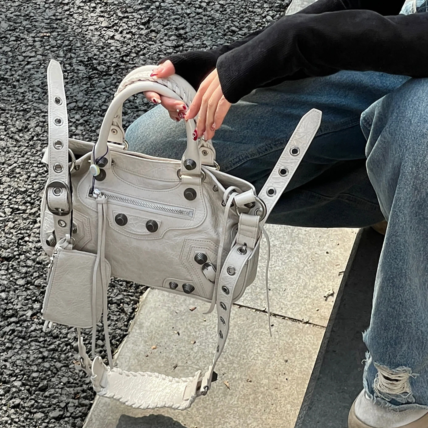 2025 New Handheld Tote Biker Bag Underarm Bag Studded Tassel Cracked Grain Pleated Cowhide Shoulder Crossbody Bag For Women - Thumbnail 8