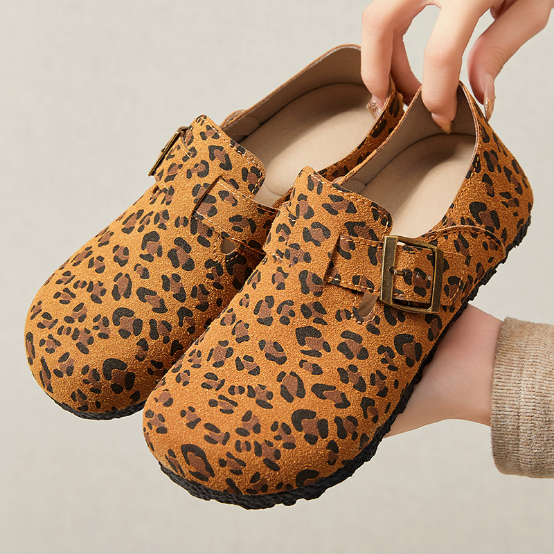 Zapatos de mujer de verano nuevo estampado de leopardo de moda cuero delgado suela suave no se cansa pies casuales versátiles zapatos de alta sensibilidad