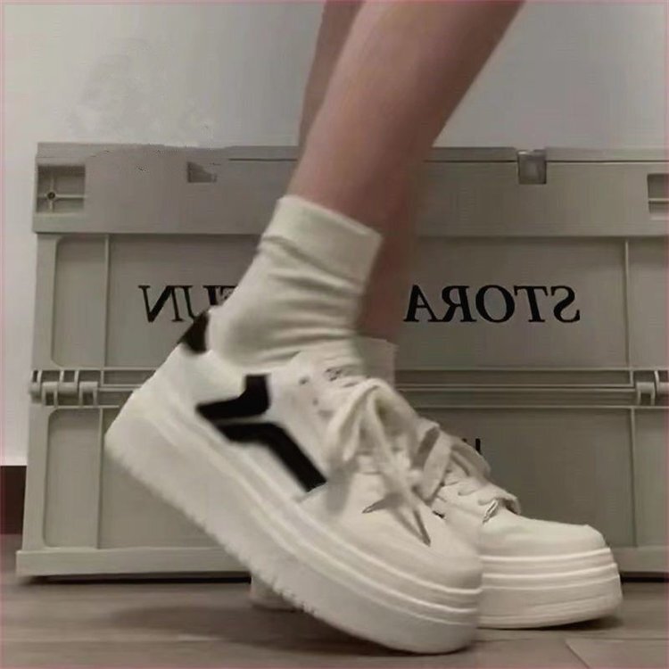 These Sneakers Are Really, Really Comfortable to Wear!!!
