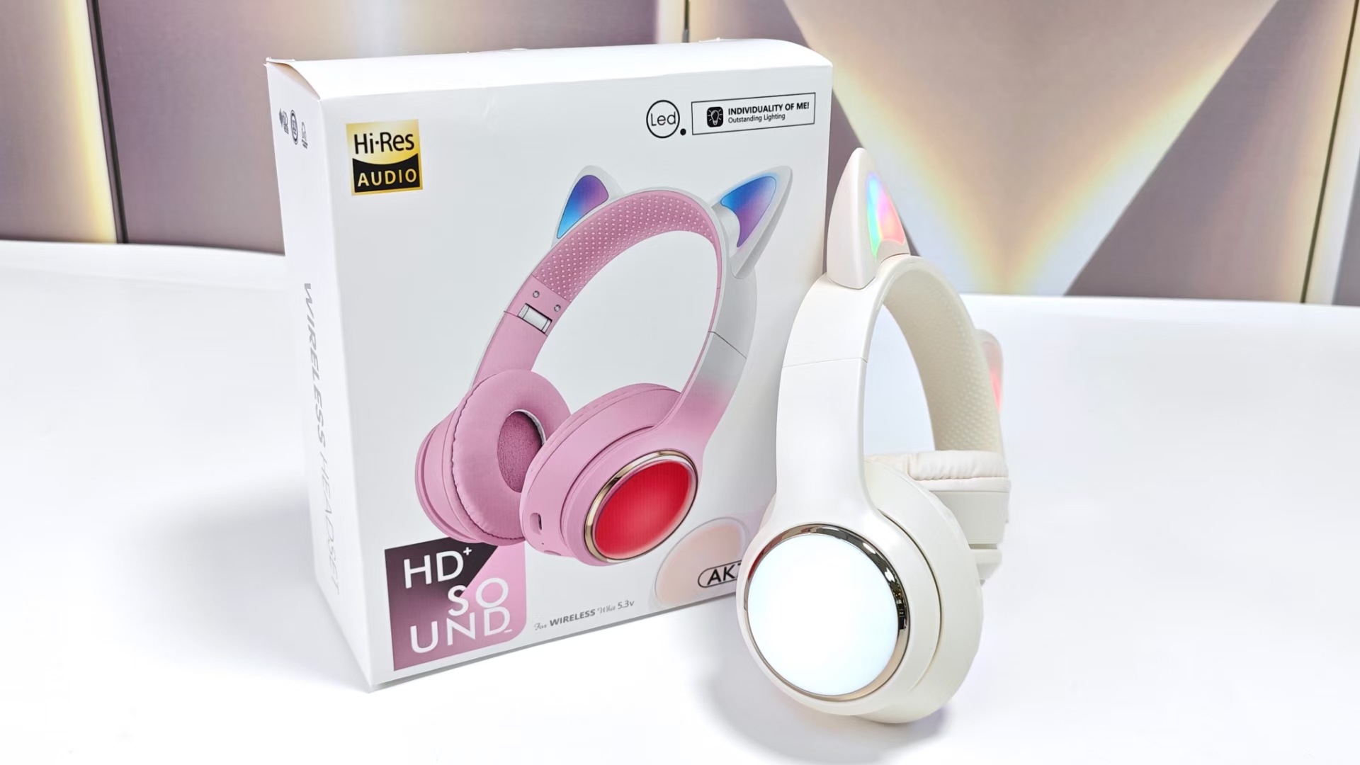 Transfronterizo nuevo creativo cápsula de gato auriculares inalámbricos luminosos de color gradiente auriculares para niños auriculares estudiantes image 7