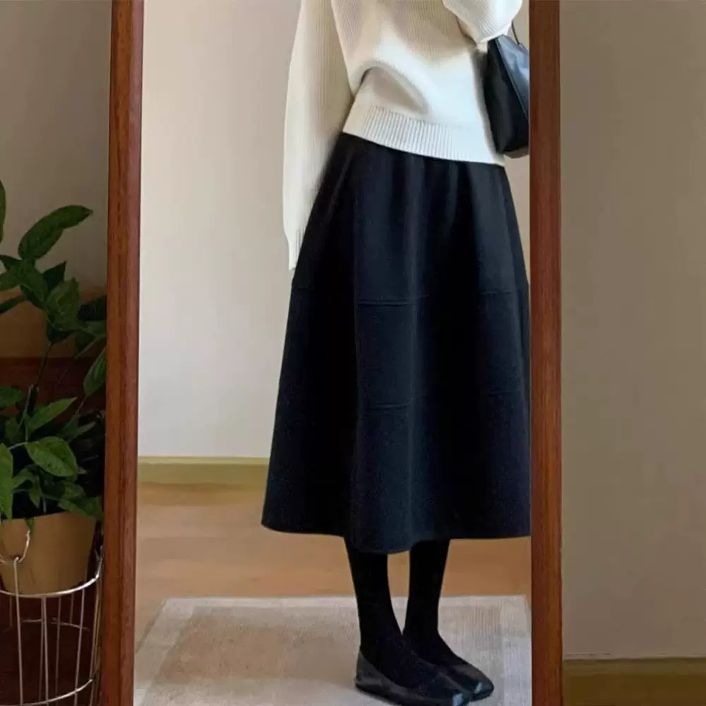 2025初冬正流行独特漂亮毛呢花苞裙小个子甜酷温柔风黑色羊毛半裙