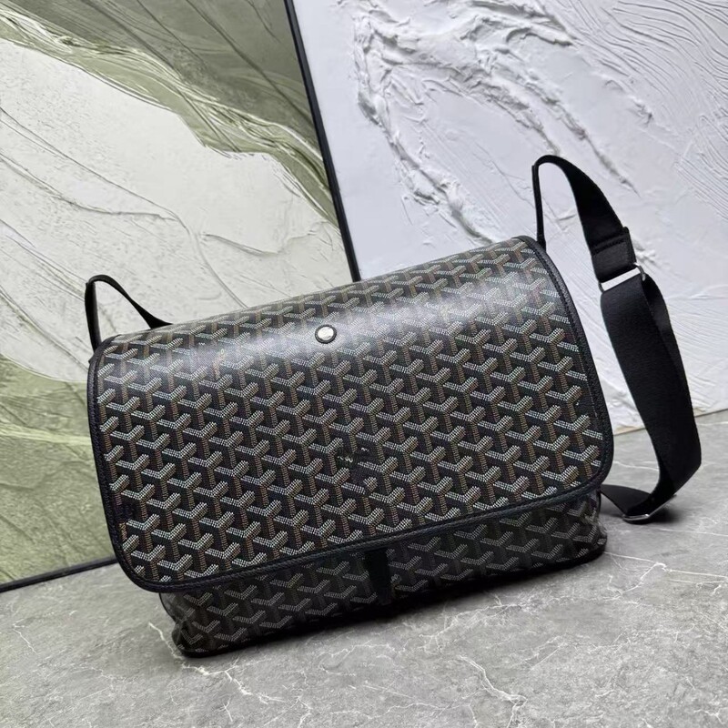Goyard Capetien Men's Crossbody Bag, Dog Tooth Shoulder Messenger Bag, Flip-Top Briefcase, 2025 New Model Goyard Capetien Men's Crossbody Bag, Dog Tooth Shoulder Messenger Bag, Flip-Top Briefcase, 2025 New Model
