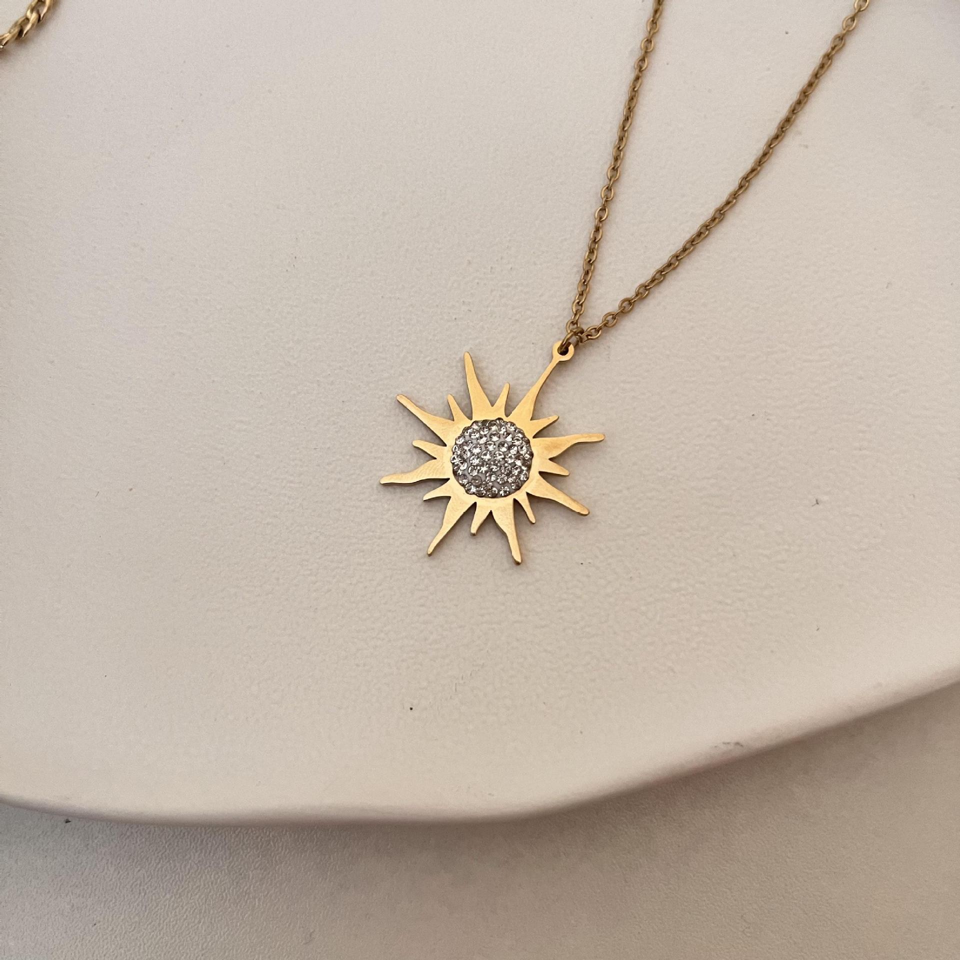 Retro Eight-Pointed Star Emerald pendant Double-Layer stainless steel Necklace