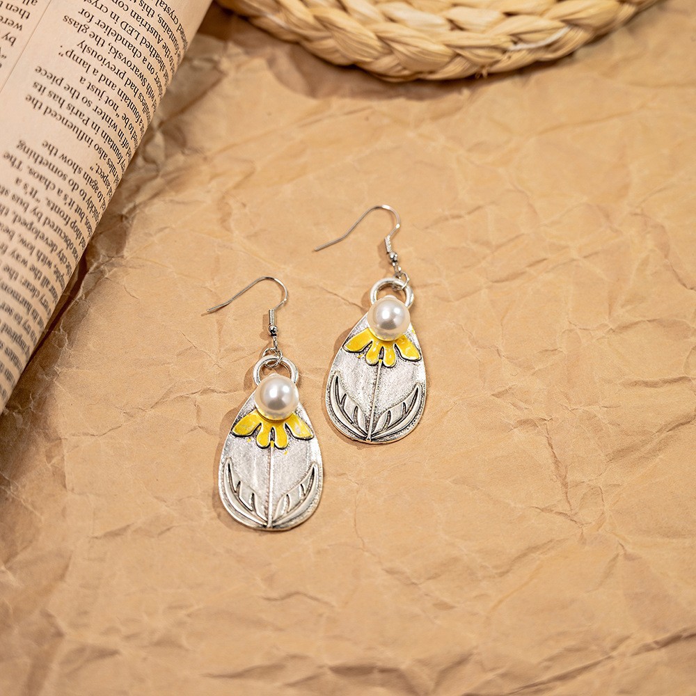 Cross-Border New European and American Retro Old Water Drop Shaped Three-Dimensional Flower Inlaid Pearl Earrings Fashion Women's Earrings Wholesale