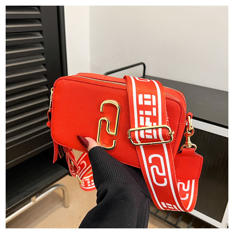 Comercio exterior transfronterizo 2025 nuevo bolso de cámara de moda simple y versátil europeo y americano, bolso de mensajero de diseño de nicho de tendencia