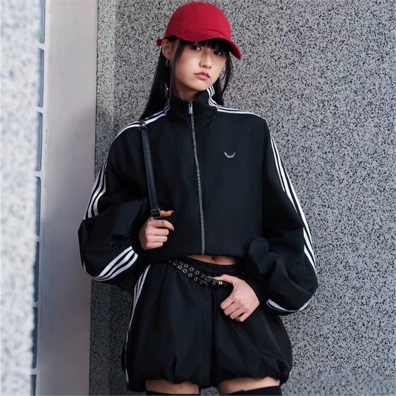 Song Yuqi's Same Style Korean Version of the Popular Early Spring Three-Stripe Loose Sports Fitness Jacket Woven Outerwear, Fashionable and Versatile
