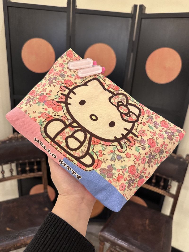 Nueva bolsa de cosméticos de gran capacidad para gatos Kitty original, bolsa de almacenamiento con forro portátil, bolsa de monedero para auriculares de viaje para mujer