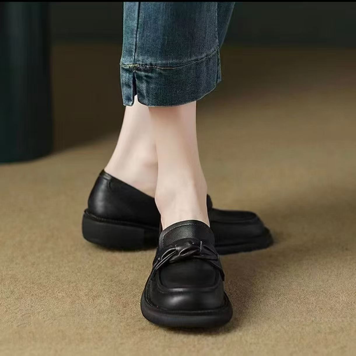 NicheZhong2026 nuevo calzado de verano plano, zapatos cómodos de moda, zapatos casuales de color sólido, zapatos planos, hermosos